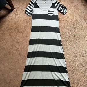 Poof- Maxi Dress​​​​​​​​​​